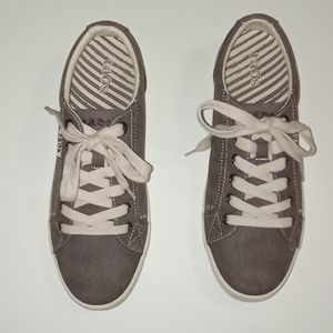 Women Taos Canvas Footwear